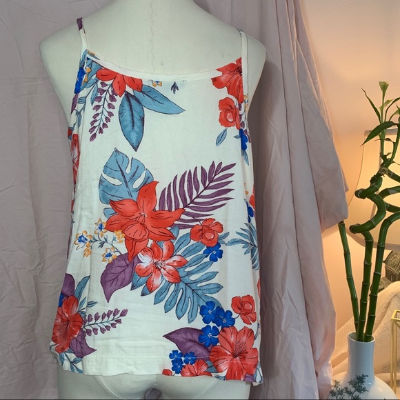 NWOT Kirious tropical floral tank - Picture 3 of 4